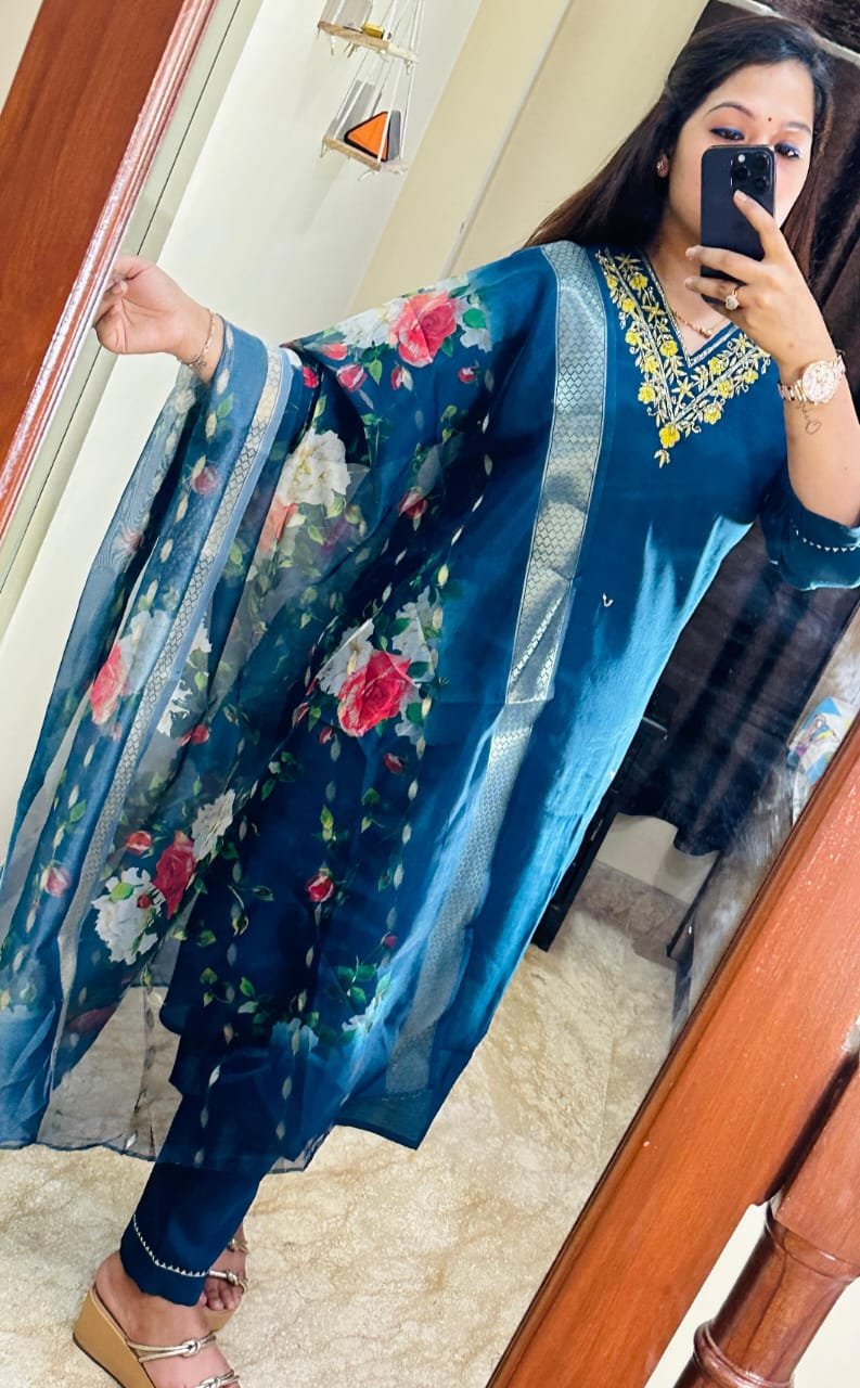 Roman Silk Embroidered Kurta Pant Dupatta Set